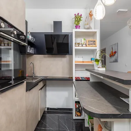 Lovely In With Wifi Pula