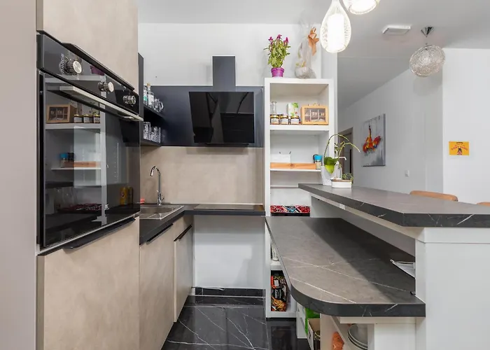 Lovely In With Wifi Pula