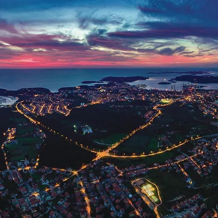 Lovely In With Wifi 풀라